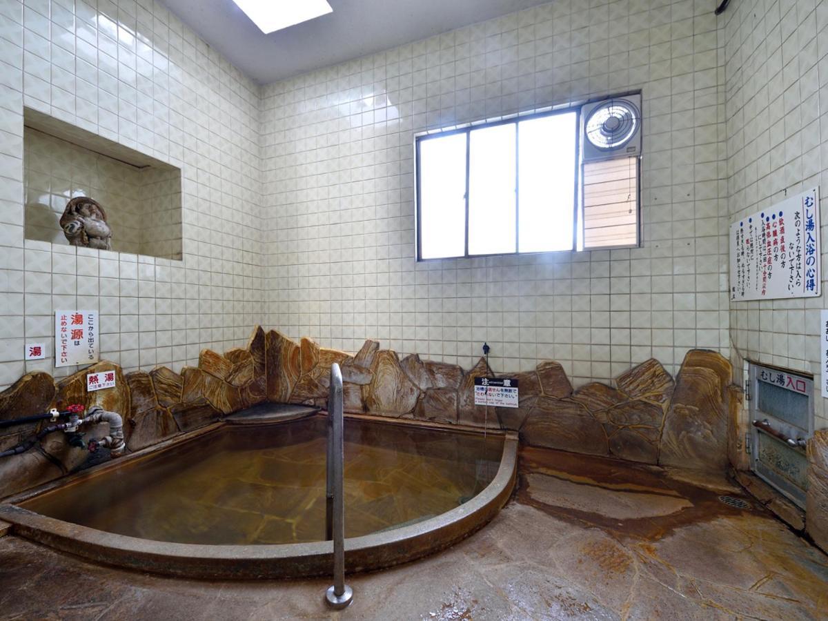 Miyukiya Hotel Beppu Buitenkant foto